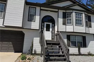 934 Bay Ridge Dr, Lawrenceville, GA 30045 - Photo 2