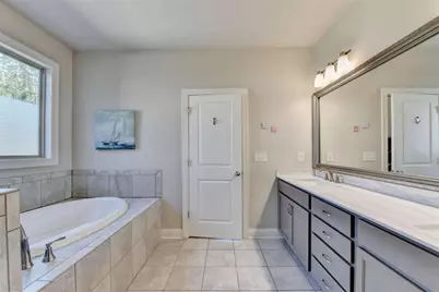 5198 Ashley Drive SW, Lilburn, GA 30047 - Photo 32