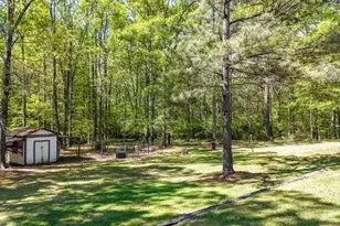 589 Linda Ln, Powder Springs, GA 30127 - Photo 10