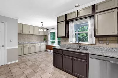 404 Kelly Circle, Woodstock, GA 30188 - Photo 14