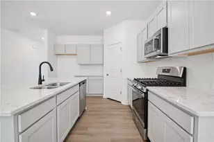 5345 Heron Bay Blvd, Locust Grove, GA 30248 - Photo 8