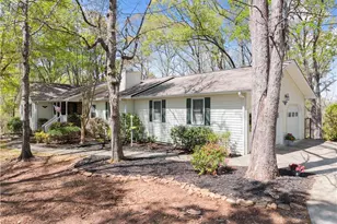 5515 Holly Hill Dr, Gainesville, GA 30506 - Photo 1