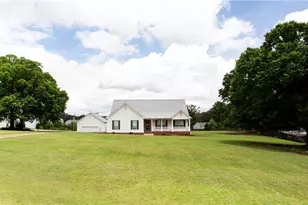 352 Olde Wick Trl, Hoschton, GA 30548 - Photo 2