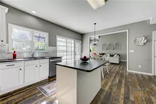 185 Amberbrook Cir, Grayson, GA 30017 - Photo 16