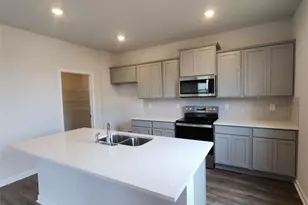 826 Trillium Dr, Locust Grove, GA 30248 - Photo 4