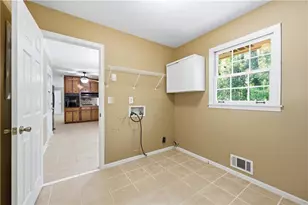 1407 Ridgewood Dr SW, Lilburn, GA 30047 - Photo 16