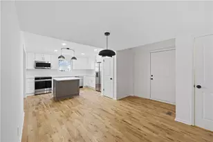 2415 Charleston Oaks Ln, Decatur, GA 30030 - Photo 12