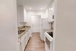 300 Johnson Ferry Road NE, Atlanta, GA 30328 - Photo 10