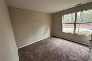 3229 Fairington Dr, Lithonia, GA 30038 - Photo 8