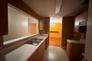 3229 Fairington Dr, Lithonia, GA 30038 - Photo 4