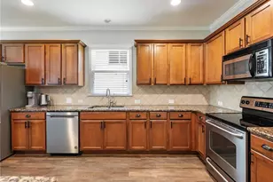 7529 Brookstone Cir, Flowery Branch, GA 30542 - Photo 16