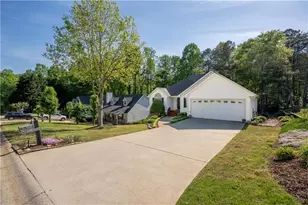 7272 Plum Creek Dr, Gainesville, GA 30507 - Photo 2