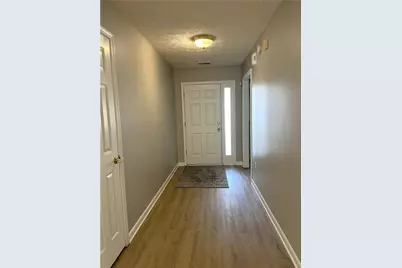 948 Village View Circle, Loganville, GA 30052 - Photo 4