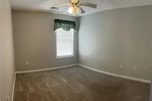 948 Village View Cir, Loganville, GA 30052 - Photo 10