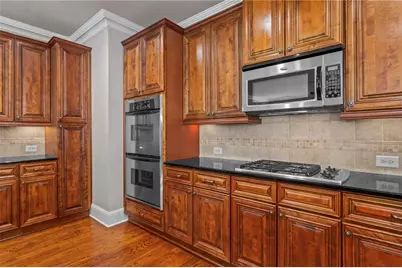 8065 Glisten Avenue, Atlanta, GA 30328 - Photo 6