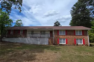 7016 Skyline Dr, Lithia Springs, GA 30122 - Photo 2