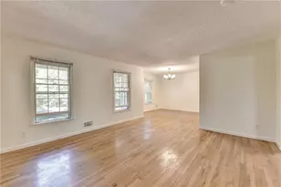 2628 Whitehurst Dr, Marietta, GA 30062 - Photo 6