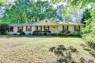 2628 Whitehurst Dr, Marietta, GA 30062 - Photo 2