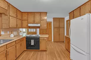 1121 Granite Ln, Loganville, GA 30052 - Photo 8