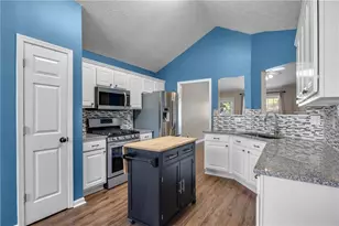 1087 Sham Pointe Dr, Lawrenceville, GA 30043 - Photo 12