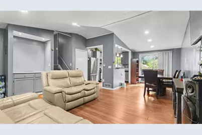 5172 Scarbrough Trail W, Stone Mountain, GA 30088 - Photo 6