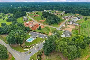 2275 Malcom Ests Dr, Bogart, GA 30622 - Photo 10