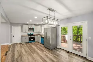 835 Pine Roc Dr, Stone Mountain, GA 30083 - Photo 10