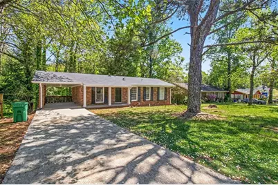 835 Pine Roc Drive, Stone Mountain, GA 30083 - Photo 4