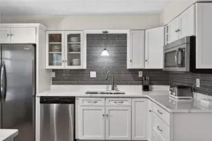 9 Scotland Pl NW, Atlanta, GA 30318 - Photo 2