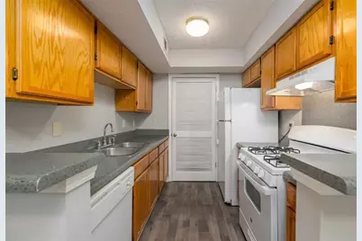 825 Hank Aaron Drive SW, Atlanta, GA 30315 - Photo 4