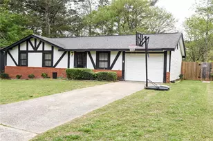 8943 Gatewood Cir, Jonesboro, GA 30238 - Photo 2