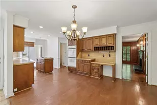 6757 Riverside Dr, Atlanta, GA 30328 - Photo 16