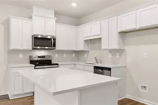 208 Kenmore Cir, Perry, GA 31069 - Photo 1