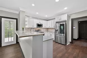 6085 Lake Windsor Pkwy, Buford, GA 30518 - Photo 14