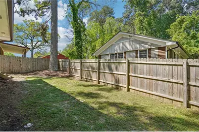 566 Woods Drive NW, Atlanta, GA 30318 - Photo 46