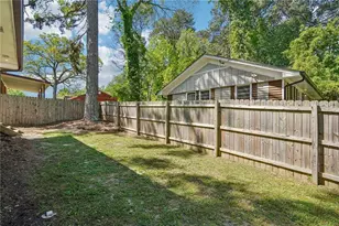 566 Woods Dr NW, Atlanta, GA 30318 - Photo 46