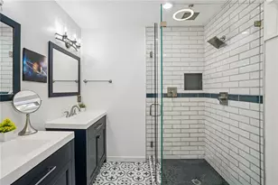 566 Woods Dr NW, Atlanta, GA 30318 - Photo 16