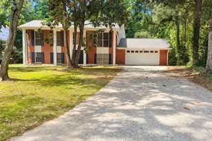 1317 Cedar Heights, Stone Mountain, GA 30083 - Photo 2