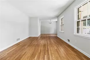 4204 Williamsburg Dr, Atlanta, GA 30337 - Photo 10