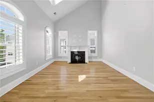 285 Le Gran Bend, Atlanta, GA 30328 - Photo 2