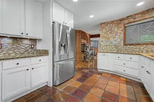 2915 Pond View Ct, Marietta, GA 30062 - Photo 18