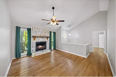 1528 Oakleaf Drive, Auburn, GA 30011 - Photo 4