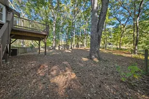 1528 Oakleaf Dr, Auburn, GA 30011 - Photo 32