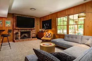 4924 Mountclaire Rd, Stone Mountain, GA 30087 - Photo 4