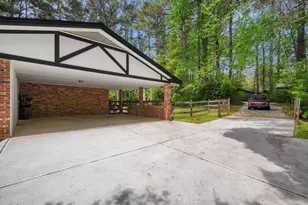4924 Mountclaire Rd, Stone Mountain, GA 30087 - Photo 30
