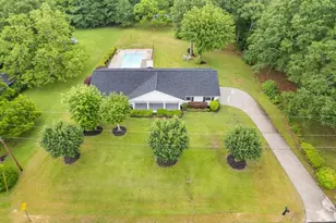 256 Teresa Ln, Loganville, GA 30052 - Photo 2