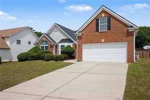 240 Valley Brook Dr, Covington, GA 30016 - Photo 2