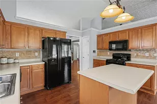 240 Valley Brook Dr, Covington, GA 30016 - Photo 10