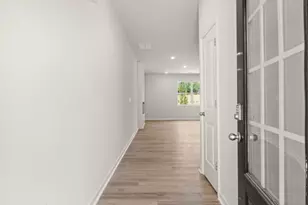 1821 Mdw Grn Cir, Gainesville, GA 30501 - Photo 2