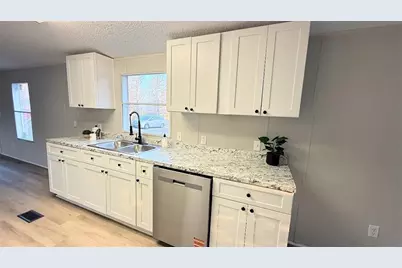 410 Crystal Drive, Carrollton, GA 30116 - Photo 10